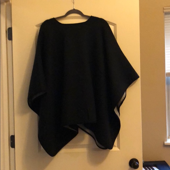 Calvin Klein Reversible Poncho - Picture 5 of 5